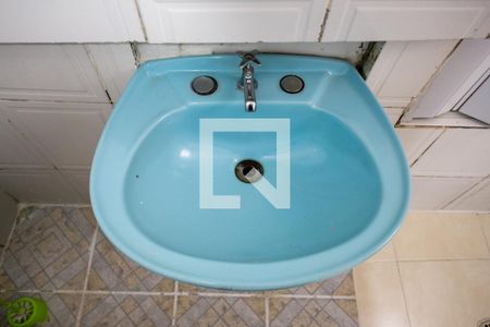 Banheiro de casa de condomínio para alugar com 2 quartos, 45m² em Jardim Rossin, São Paulo