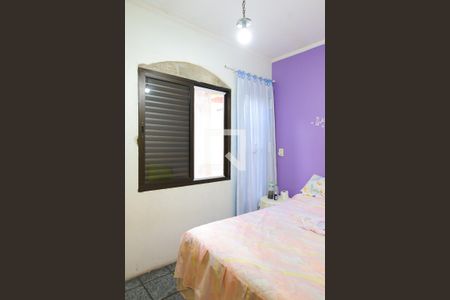 Casa à venda com 174m², 3 quartos e 2 vagasQuarto 2