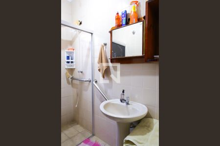 Casa à venda com 174m², 3 quartos e 2 vagasBanheiro 2