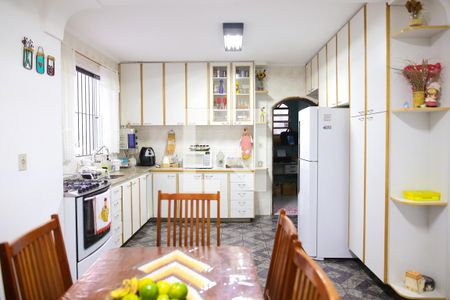 Casa à venda com 174m², 3 quartos e 2 vagasCozinha