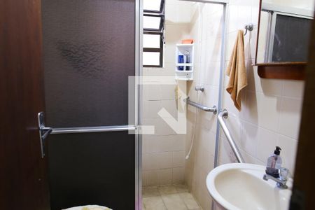 Casa à venda com 174m², 3 quartos e 2 vagasBanheiro 2