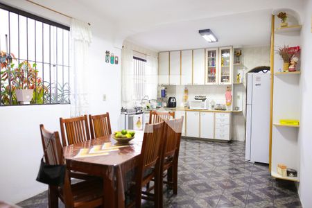 Casa à venda com 174m², 3 quartos e 2 vagasCozinha