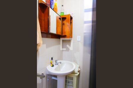 Casa à venda com 174m², 3 quartos e 2 vagasBanheiro 2