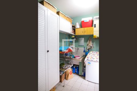 Casa à venda com 174m², 3 quartos e 2 vagasLavanderia