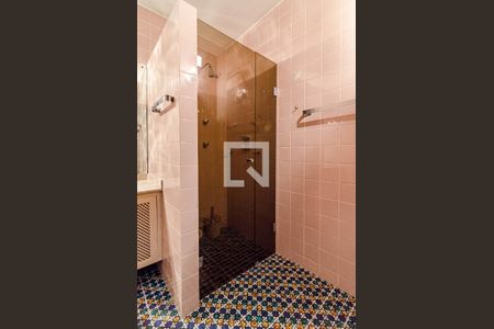 Casa à venda com 700m², 4 quartos e 6 vagasBanheiro da suíte 3