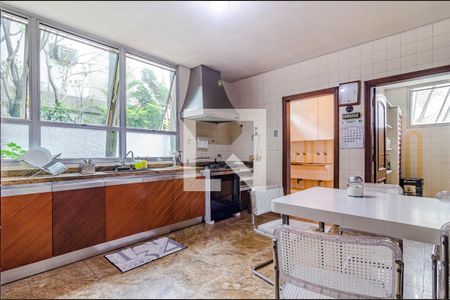 Casa à venda com 700m², 4 quartos e 6 vagasCozinha