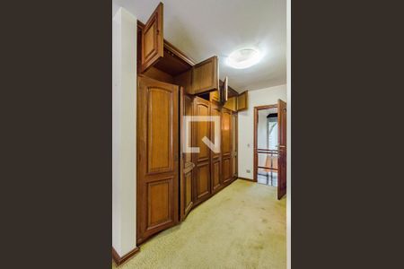 Casa à venda com 700m², 4 quartos e 6 vagasCloset da suíte 2