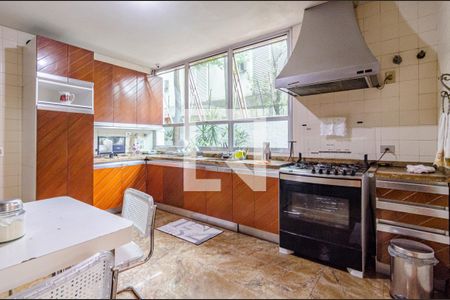 Casa à venda com 700m², 4 quartos e 6 vagasCozinha