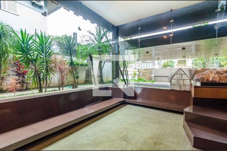 Sala de casa à venda com 4 quartos, 700m² em Jardim das Bandeiras, São Paulo