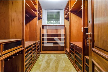 Casa à venda com 700m², 4 quartos e 6 vagasCloset da suíte 1