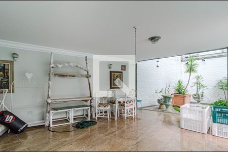 Casa à venda com 700m², 4 quartos e 6 vagasSalão de festas