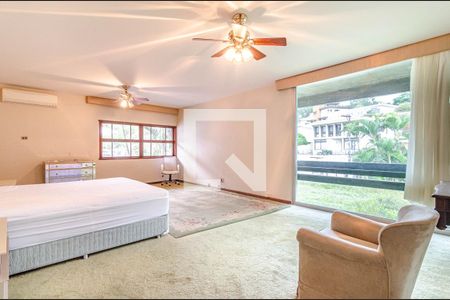 Casa à venda com 700m², 4 quartos e 6 vagasSuíte 1