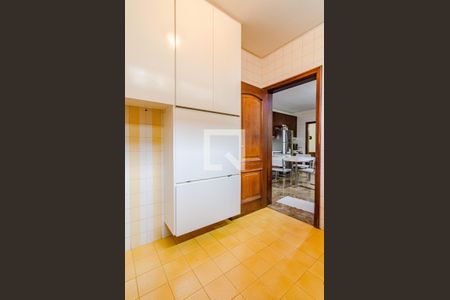 Casa à venda com 700m², 4 quartos e 6 vagasÁrea de serviço