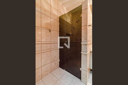 Casa à venda com 700m², 4 quartos e 6 vagasBanheiro da suíte 2