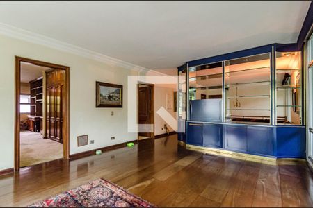 Casa à venda com 700m², 4 quartos e 6 vagasSala andar superior