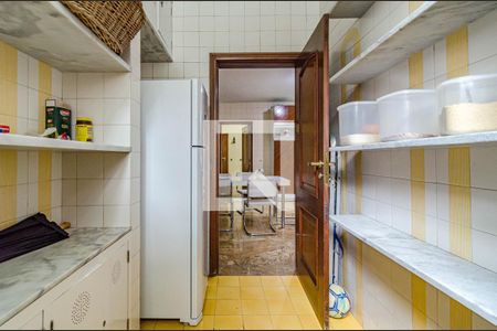 Casa à venda com 700m², 4 quartos e 6 vagasDespensa