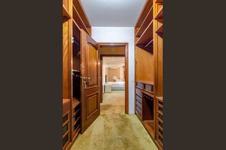 Casa à venda com 700m², 4 quartos e 6 vagasCloset da suíte 1