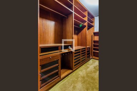 Casa à venda com 700m², 4 quartos e 6 vagasCloset da suíte 1