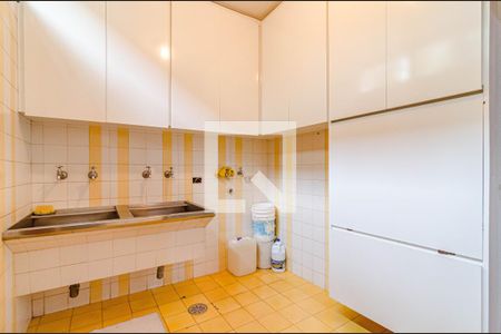 Casa à venda com 700m², 4 quartos e 6 vagasÁrea de serviço