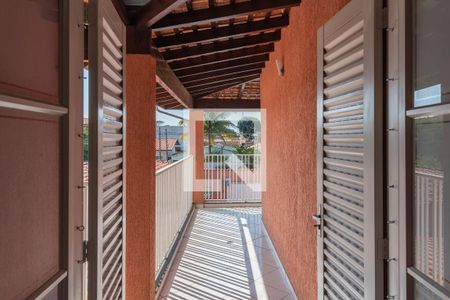 Casa à venda com 250m², 5 quartos e 8 vagas Casa à venda com 250m², 5 quartos e 8 vagasSacada do Quarto 1