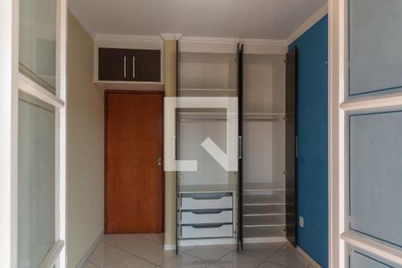 Casa à venda com 250m², 5 quartos e 8 vagas Casa à venda com 250m², 5 quartos e 8 vagasQuarto 2 - Armários