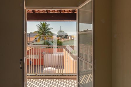 Casa à venda com 250m², 5 quartos e 8 vagas Casa à venda com 250m², 5 quartos e 8 vagasQuarto 2