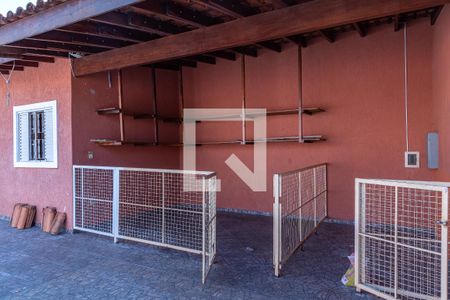 Casa à venda com 250m², 5 quartos e 8 vagas Casa à venda com 250m², 5 quartos e 8 vagasCanil