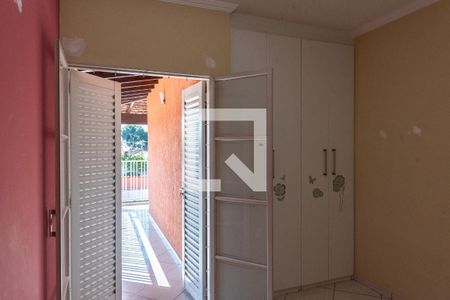 Casa à venda com 250m², 5 quartos e 8 vagas Casa à venda com 250m², 5 quartos e 8 vagasQuarto 1