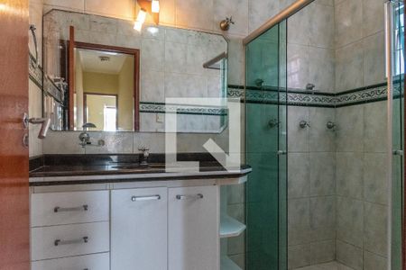 Casa à venda com 250m², 5 quartos e 8 vagas Casa à venda com 250m², 5 quartos e 8 vagasBanheiro Social
