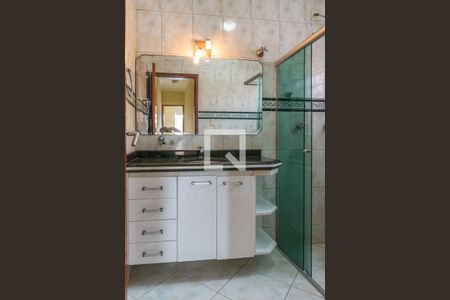 Casa à venda com 250m², 5 quartos e 8 vagas Casa à venda com 250m², 5 quartos e 8 vagasBanheiro Social
