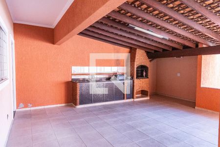 Casa à venda com 250m², 5 quartos e 8 vagas Casa à venda com 250m², 5 quartos e 8 vagasEspaço Gourmet