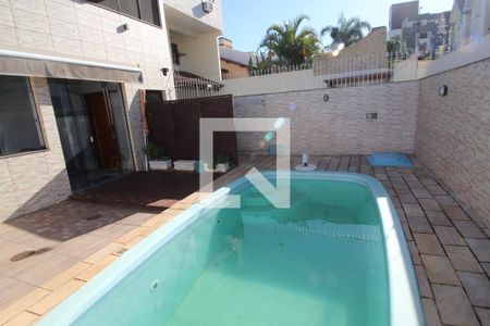 Casa à venda com 276m², 4 quartos e 3 vagasPiscina