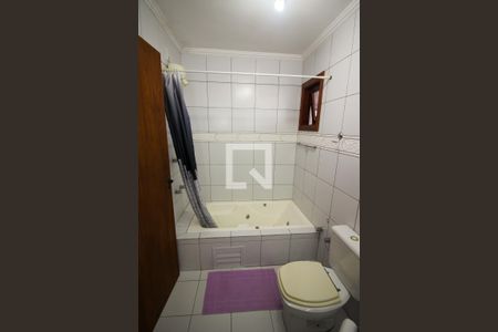 Casa à venda com 276m², 4 quartos e 3 vagasBanheiro da Suíte 2