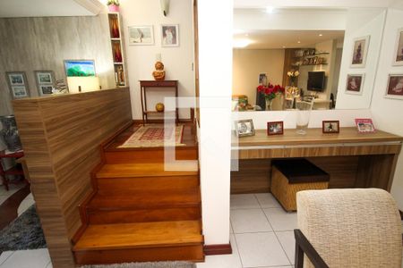 Sala de Estar de casa à venda com 4 quartos, 276m² em Jardim Itu Sabará, Porto Alegre