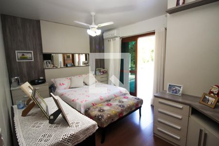 Casa à venda com 276m², 4 quartos e 3 vagasSuíte 1