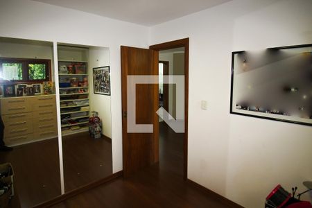 Casa à venda com 276m², 4 quartos e 3 vagasCloset da suíte 2