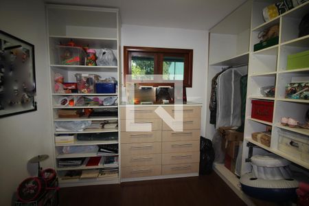 Casa à venda com 276m², 4 quartos e 3 vagasCloset da suíte 2