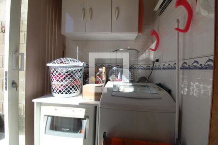 Casa de condomínio à venda com 74m², 2 quartos e 2 vagasLavanderia