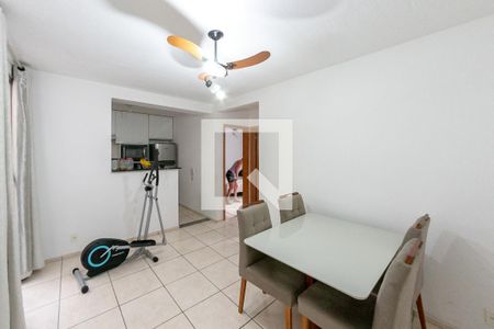 Sala de apartamento à venda com 2 quartos, 45m² em Califórnia, Contagem