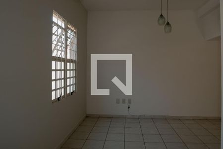 Sala de casa de condomínio à venda com 3 quartos, 90m² em Vila São João Batista, Jundiaí