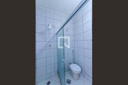 Banheiro do Quarto de casa de condomínio para alugar com 1 quarto, 120m² em Itaipu, Niterói