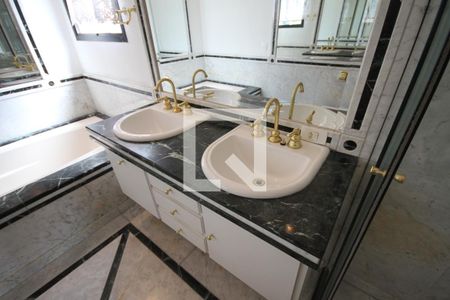 Apartamento à venda com 478m², 3 quartos e 4 vagasSuíte 2