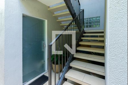 Apartamento para alugar com 55m², 2 quartos e sem vagaEscada de Acesso