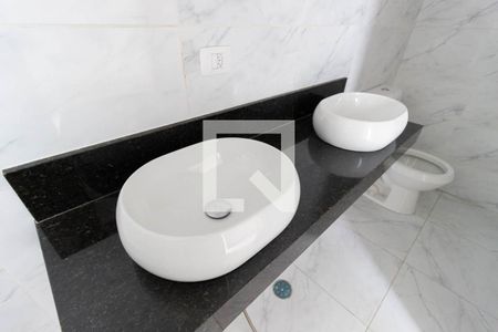 Casa à venda com 215m², 3 quartos e 6 vagas Casa à venda com 215m², 3 quartos e 6 vagasBanheiro Suíte 1