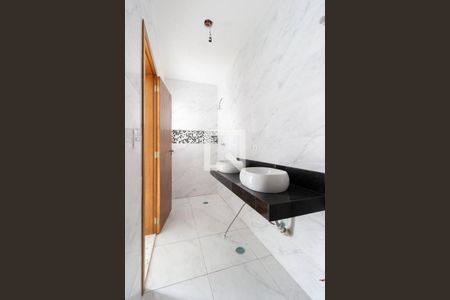 Casa à venda com 215m², 3 quartos e 6 vagas Casa à venda com 215m², 3 quartos e 6 vagasBanheiro Suíte 1