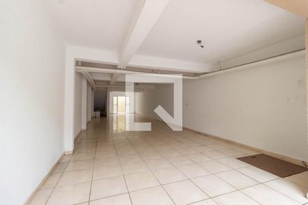 Casa à venda com 215m², 3 quartos e 6 vagas Casa à venda com 215m², 3 quartos e 6 vagasGaragem