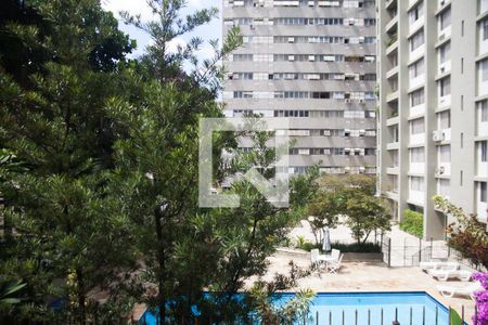Casa à venda com 328m², 4 quartos e 4 vagasVista do quarto 2