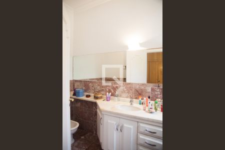 Casa à venda com 328m², 4 quartos e 4 vagasBanheiro da Suíte 2