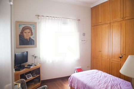 Casa à venda com 328m², 4 quartos e 4 vagasQuarto 2 - Suíte