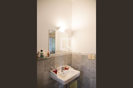 Casa à venda com 328m², 4 quartos e 4 vagasBanheiro da Suíte 3